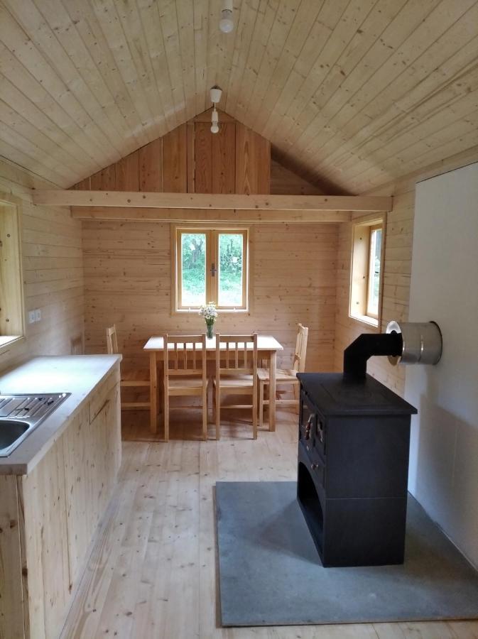 Celorocni Glamping V Pohodlnem Domecku Villa Výprachtice Buitenkant foto