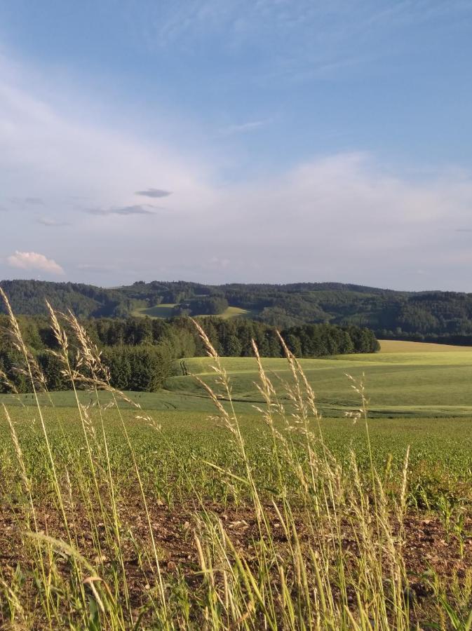 Celorocni Glamping V Pohodlnem Domecku Villa Výprachtice Buitenkant foto